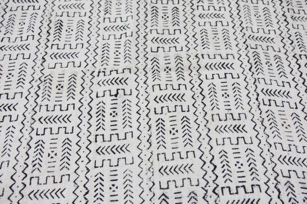 MC282 - Authentic Handmade Mali Mudcloth Fabric, Black and White 'Lubu' - Tess World Designs