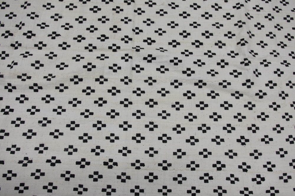 MC283- Handcrafted Bogolanfini Handcrafted Mali Mudcloth Fabric, Black and White - Tess World Designs